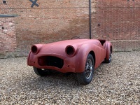 TRIUMPH TR2