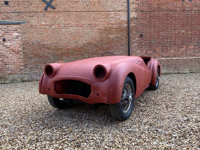 TRIUMPH TR2