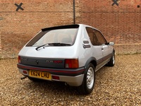 PEUGEOT 205