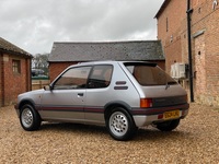 PEUGEOT 205