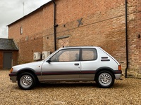 PEUGEOT 205