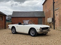 TRIUMPH TR6