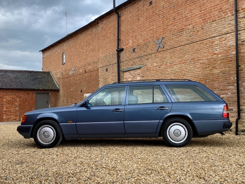 MERCEDES-BENZ 220