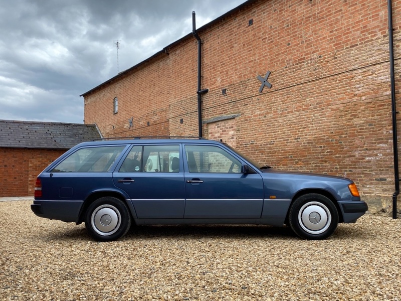 MERCEDES-BENZ 220