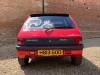 PEUGEOT 205