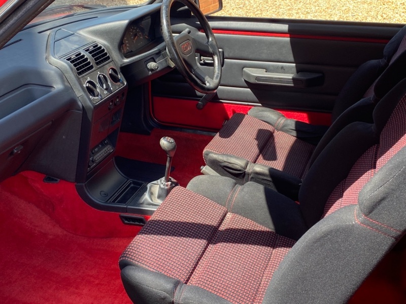 PEUGEOT 205