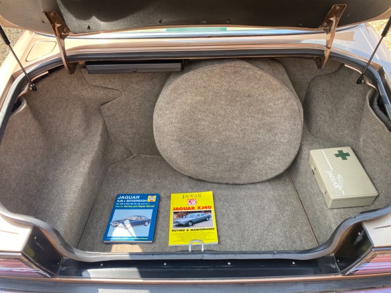 DAIMLER XJ SERIES