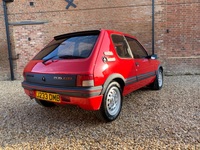 PEUGEOT 205