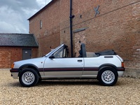 PEUGEOT 205