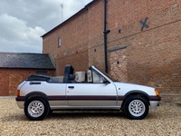 PEUGEOT 205