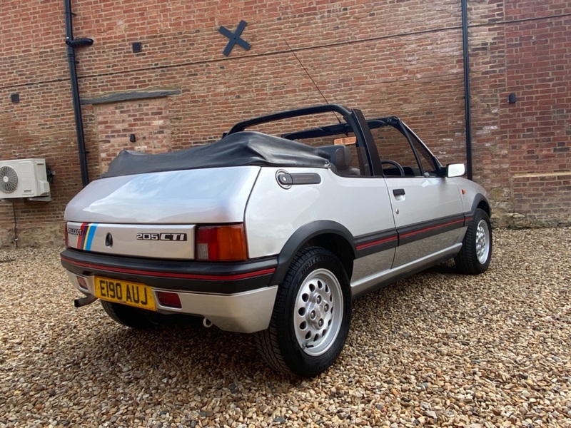 PEUGEOT 205