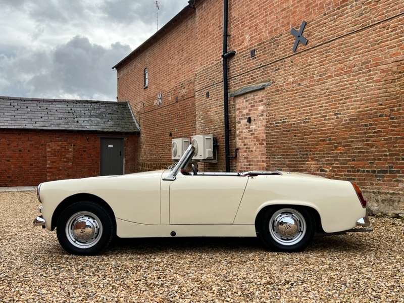 AUSTIN HEALEY SPRITE