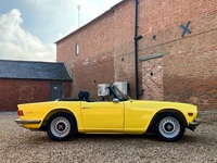 TRIUMPH TR6