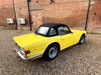 TRIUMPH TR6