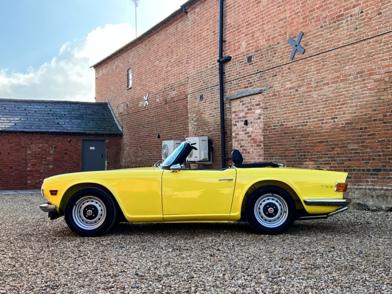 TRIUMPH TR6