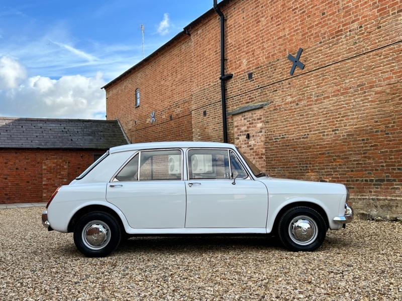 MORRIS 1100