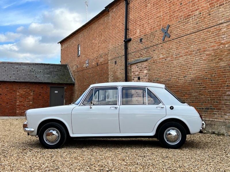 MORRIS 1100