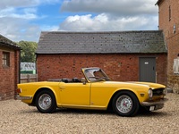 TRIUMPH TR6