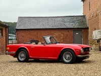 TRIUMPH TR6