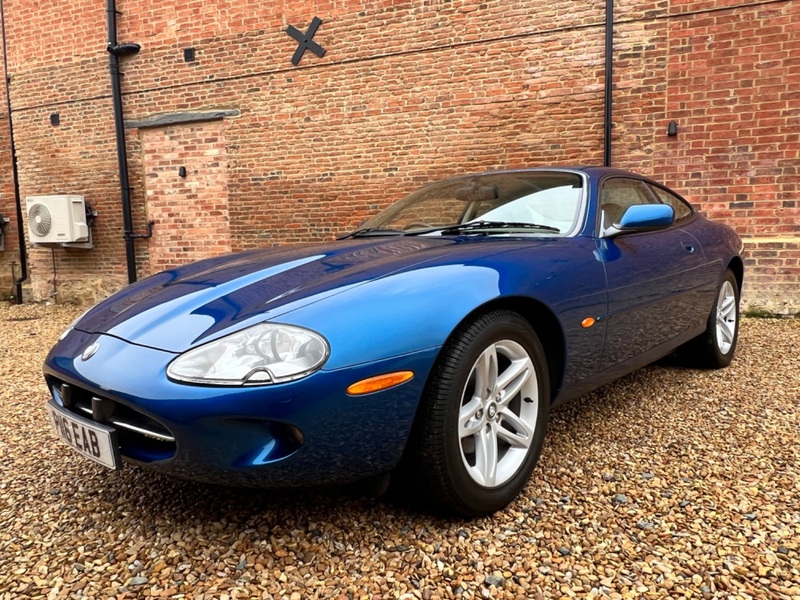 JAGUAR XK8