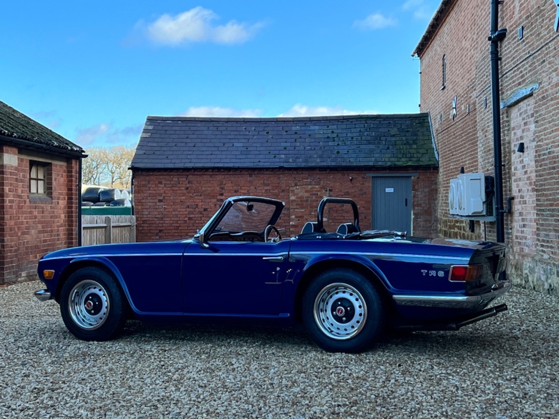 TRIUMPH TR6