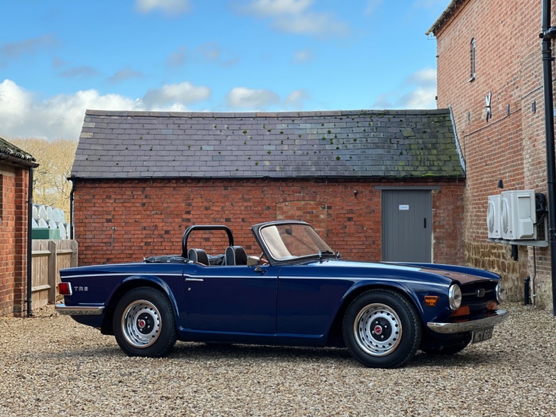 TRIUMPH TR6