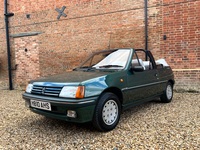 PEUGEOT 205