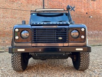 LAND ROVER DEFENDER 90