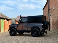LAND ROVER DEFENDER 90