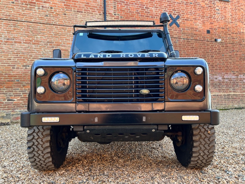 LAND ROVER DEFENDER 90