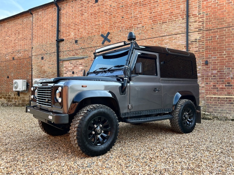 LAND ROVER DEFENDER 90