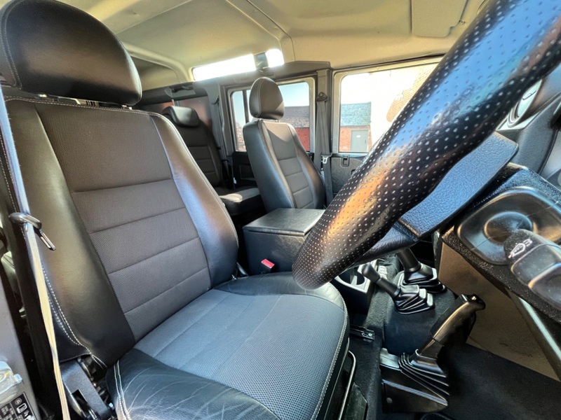 LAND ROVER DEFENDER