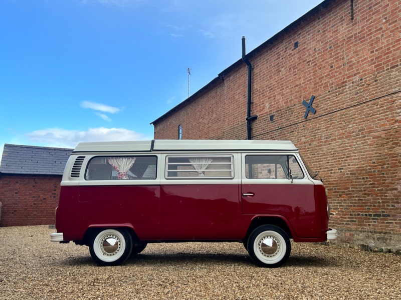 VOLKSWAGEN T2