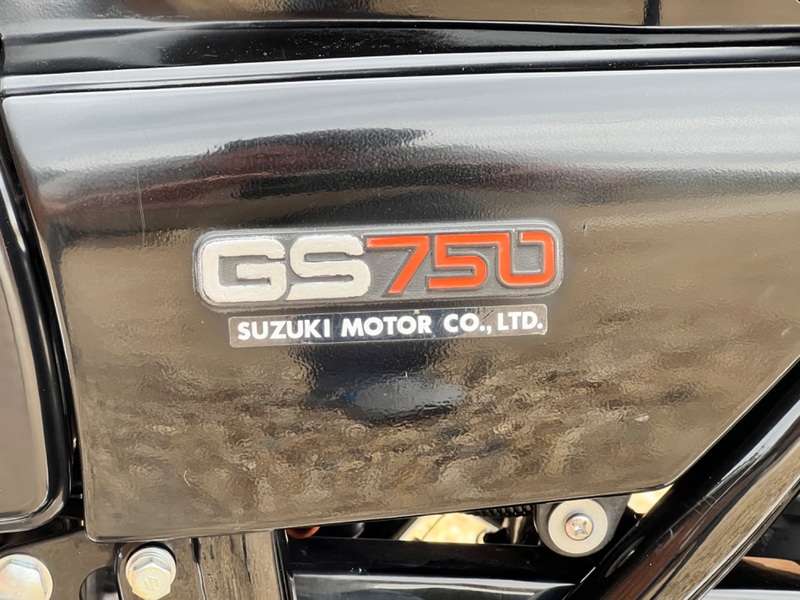 SUZUKI GS750