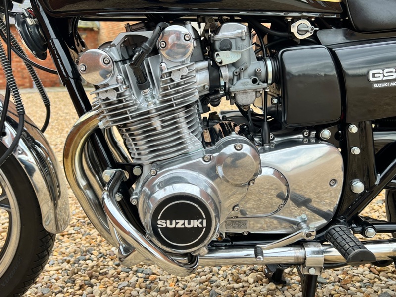 SUZUKI GS750