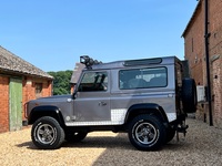 LAND ROVER DEFENDER 90