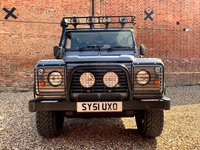 LAND ROVER DEFENDER 90