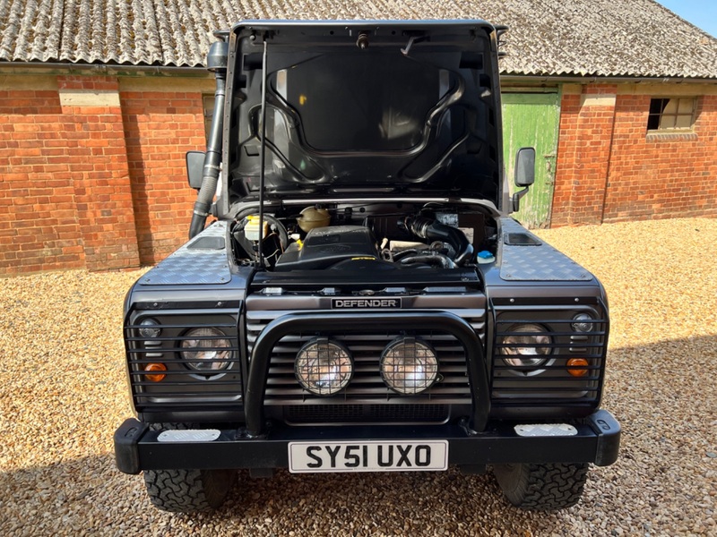 LAND ROVER DEFENDER 90