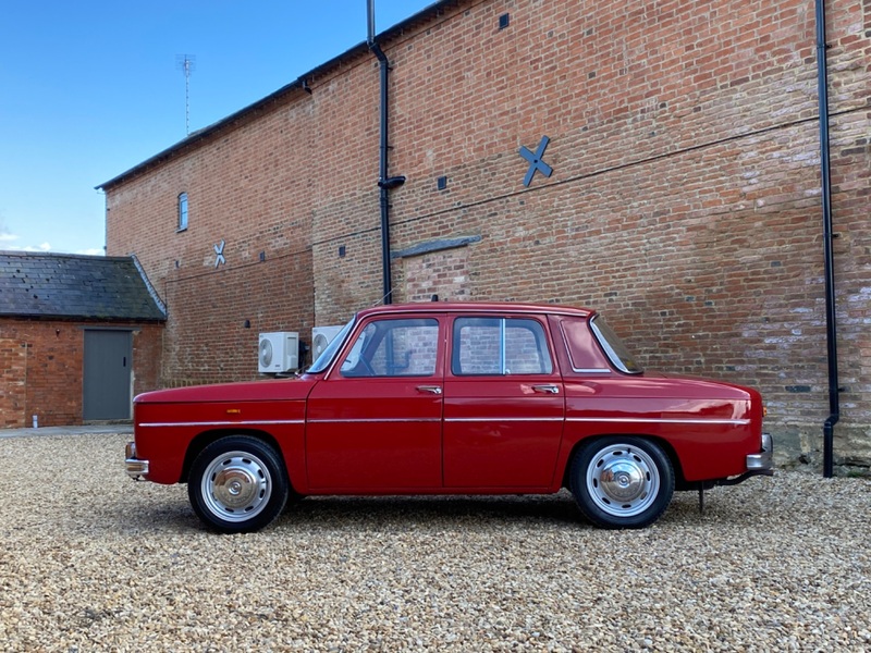 RENAULT 9