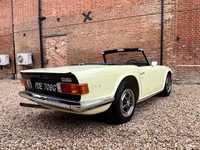 TRIUMPH TR6