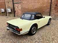 TRIUMPH TR6