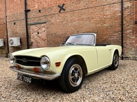 TRIUMPH TR6