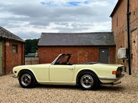 TRIUMPH TR6