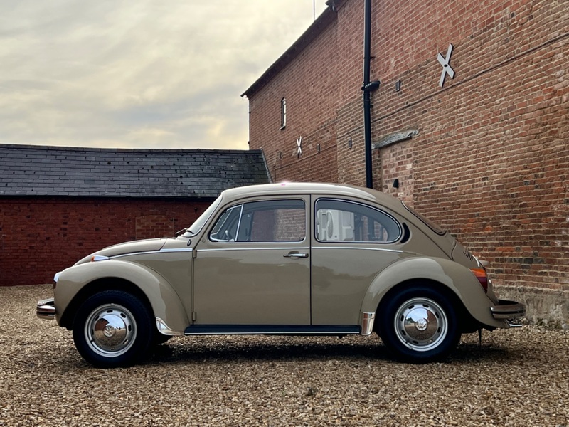 VOLKSWAGEN BEETLE