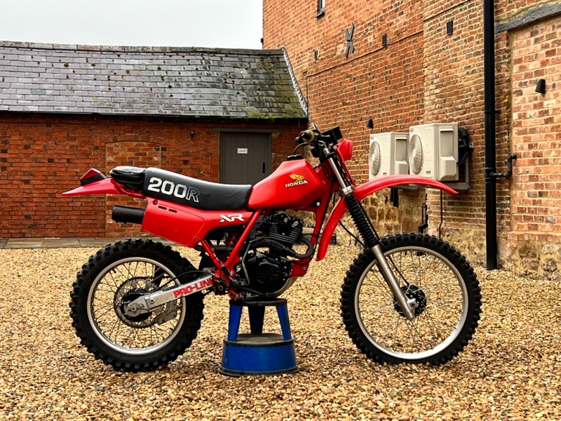 HONDA XR200