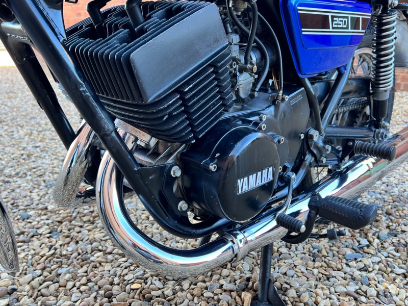 YAMAHA RD250