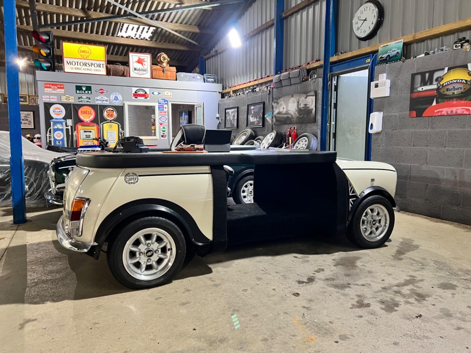 Used ROVER MINI 1992 White in Winwick, Northamptonshire | Turn 2