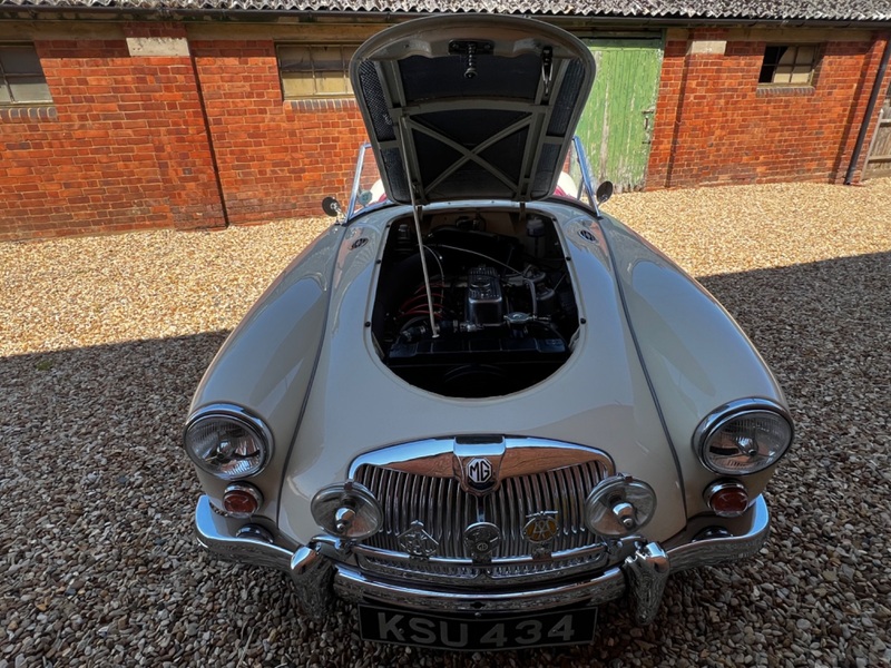 MG MGA