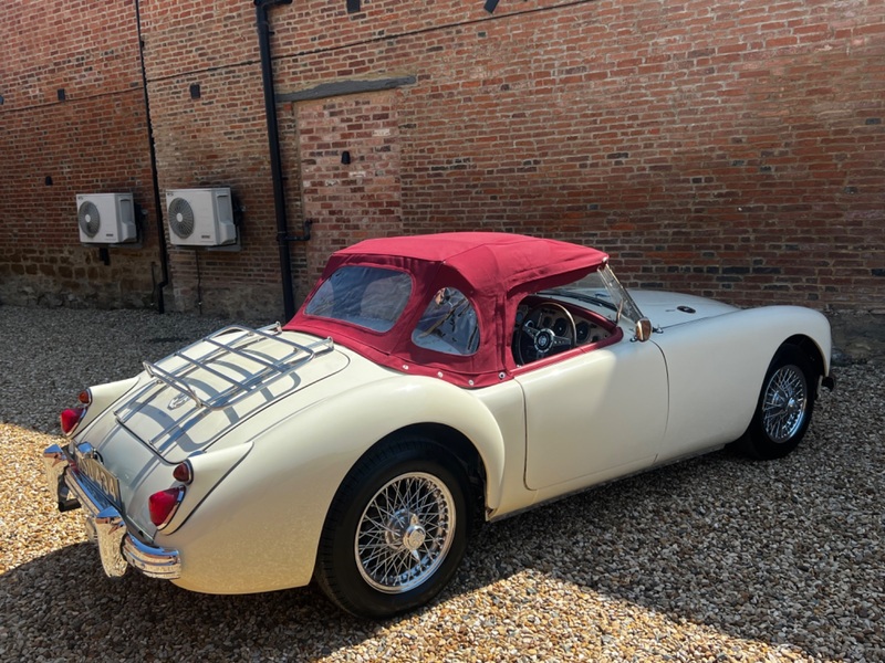 MG MGA