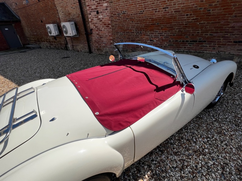 MG MGA